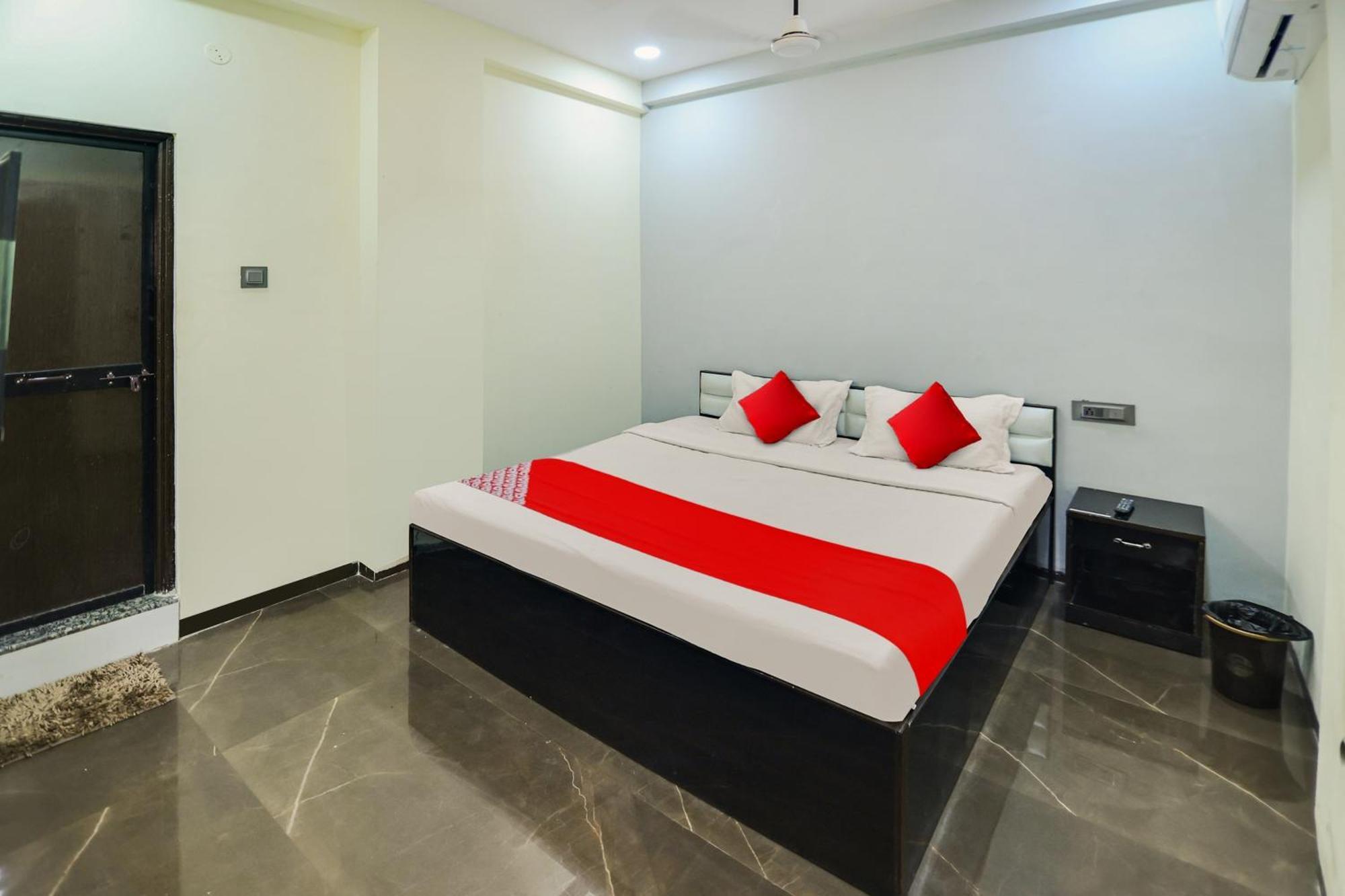 Oyo Hotel Blackgold Chandrapur Экстерьер фото
